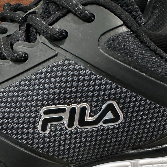 Men’s FILA Memory Foam with Mesh Upper Black Sneakers, Size 8. - Picture 4 of 10